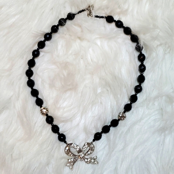 Boutique black, silver tone with a bling bow necklace - Picture 1 of 7